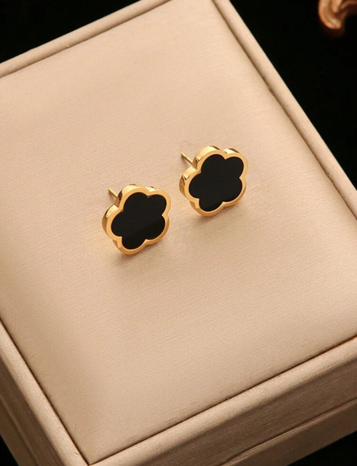 Conjunto collar pulsera y zarcillos C13