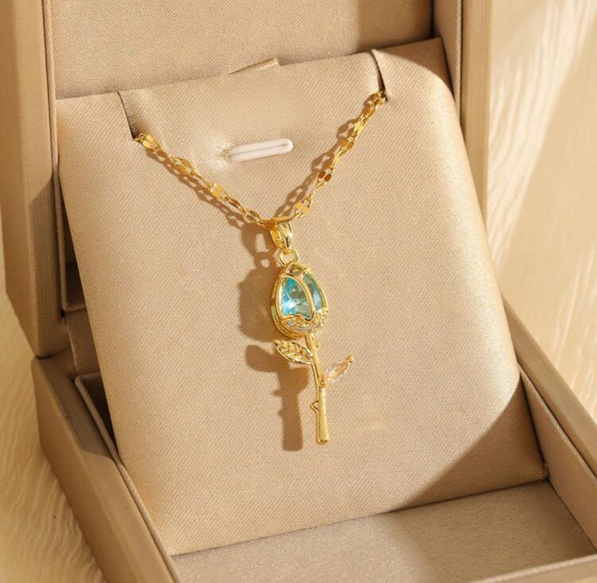 Collar J166