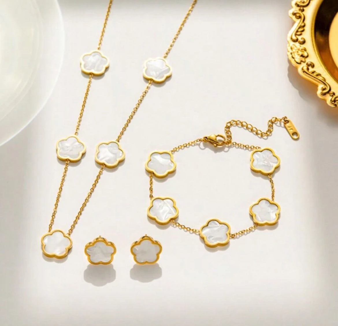 Conjunto de collar pulsera y zarcillos C10