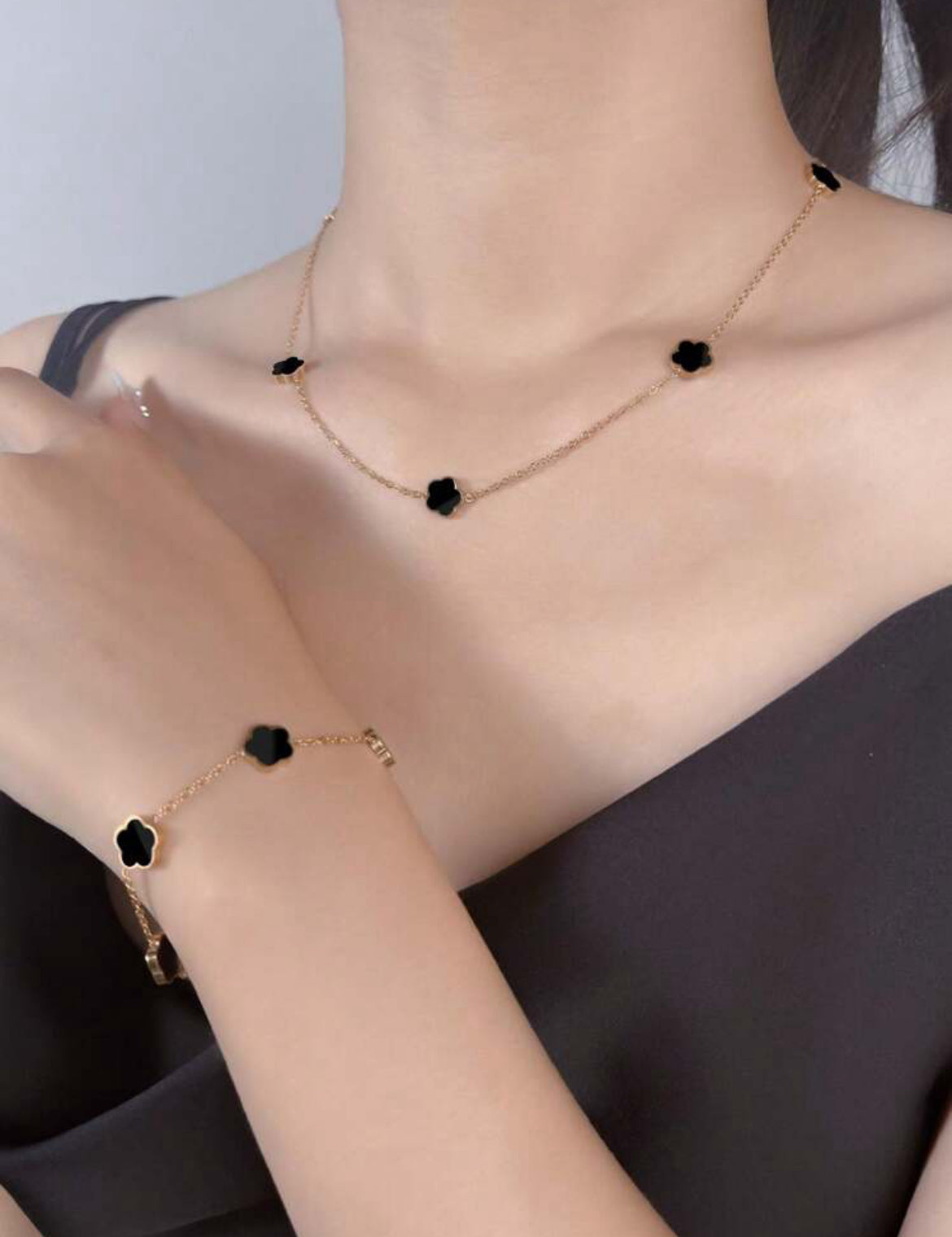 Conjunto collar pulsera y zarcillos C13