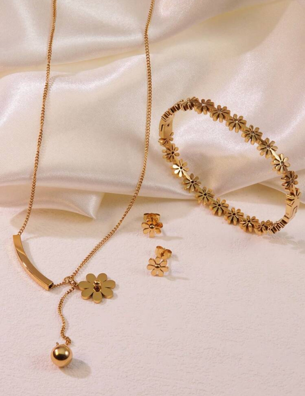 Conjunto de collar pulsera y zarcillos E72