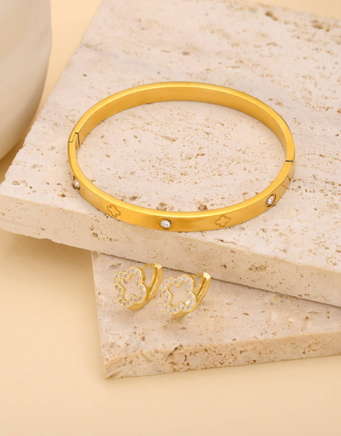 Conjunto pulsera y zarcillos E50